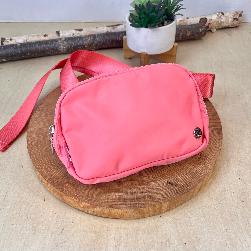 Lululemon Everywhere Belt Bag Fanny Pack Pink Nylon Adjustable Strap
